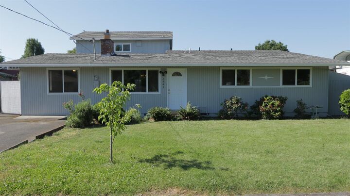 2543 Thorn Oak Drive  Medford OR 97501 photo