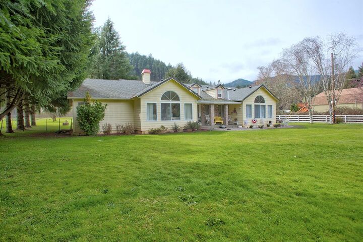 6645 Rogue River Highway  Grants Pass OR 97527 photo