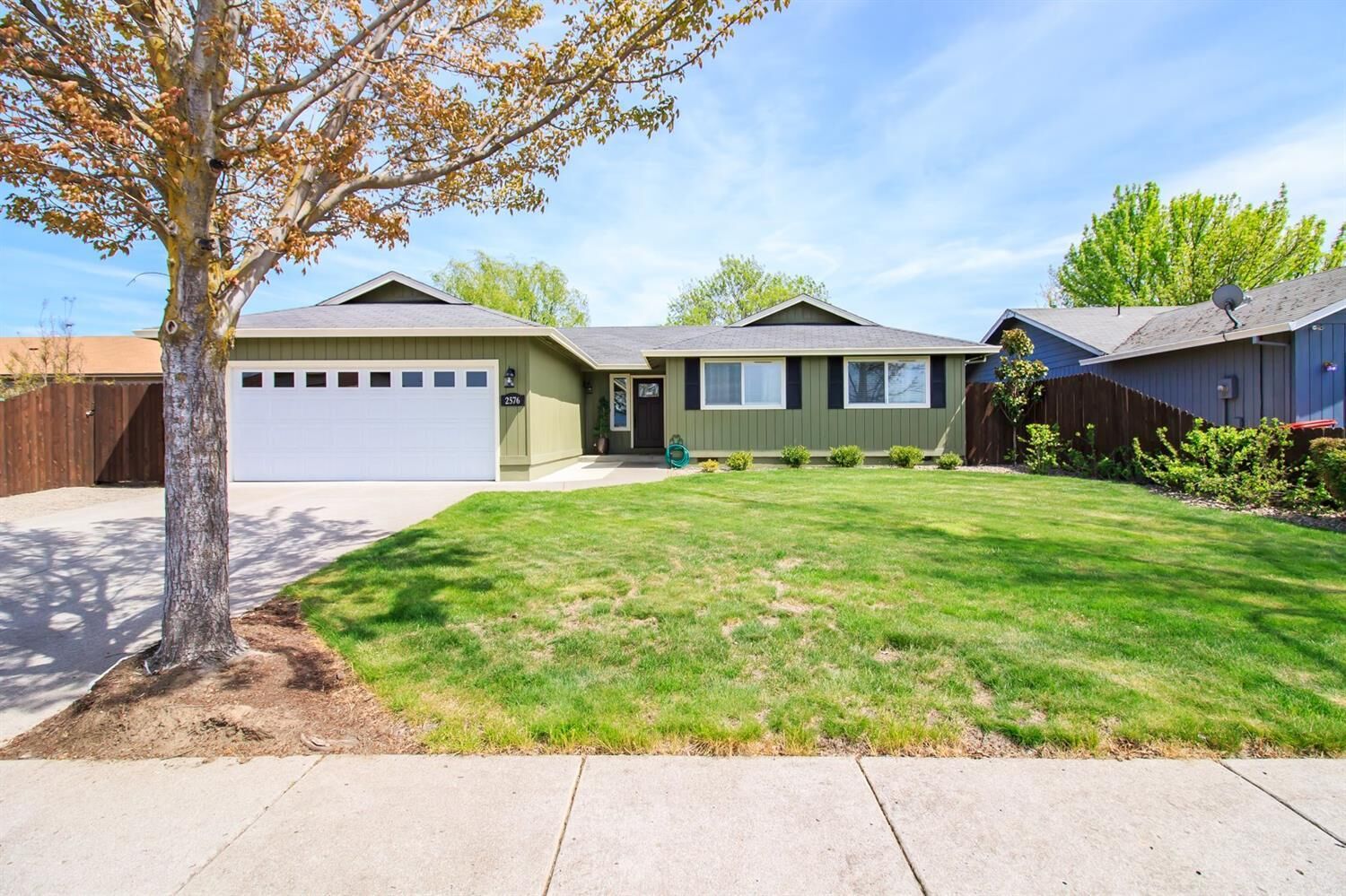 Property Photo: 2576 Whittle Avenue OR 97504