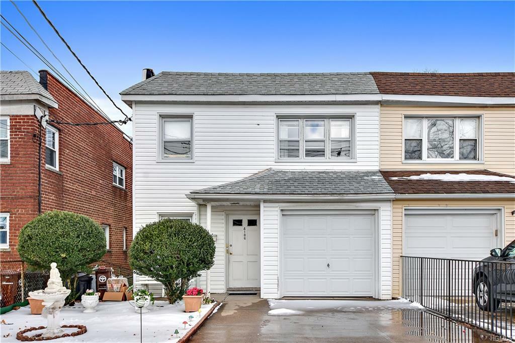 Property Photo:  4186 E Tremont Avenue  NY 10465 