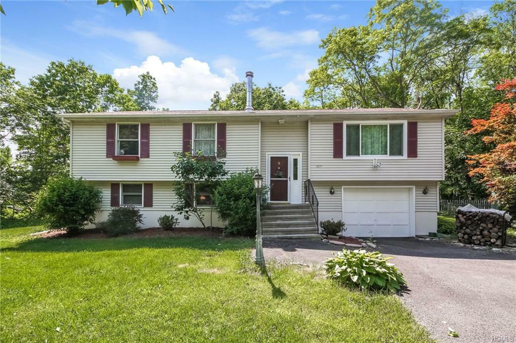 Property Photo:  527 Leetown Road  NY 12582 