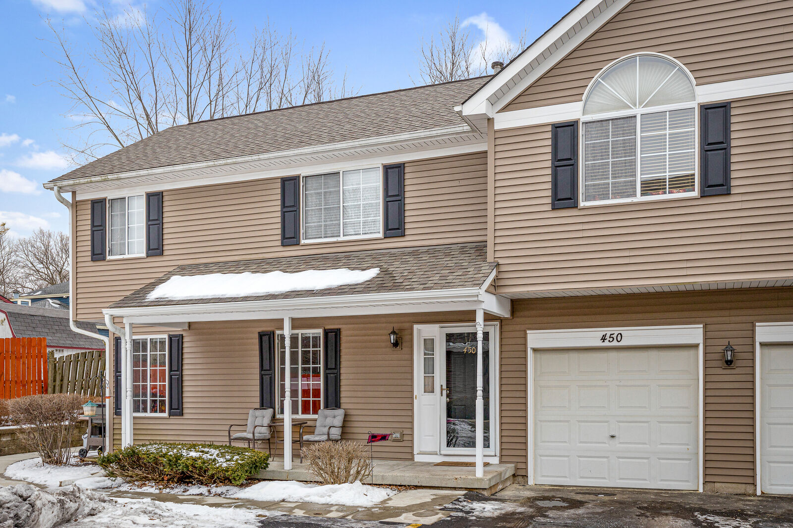 Property Photo: 450 Village Creek Drive 450 IL 60156