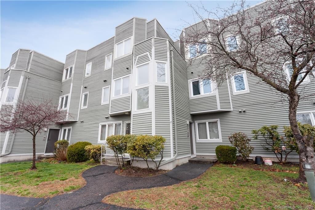 Property Photo: 1412 Whitney Avenue H2 CT 06517