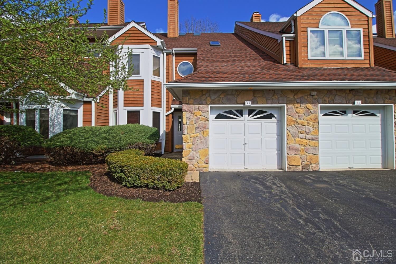 Property Photo: 93 Kingswood Court NJ 08820