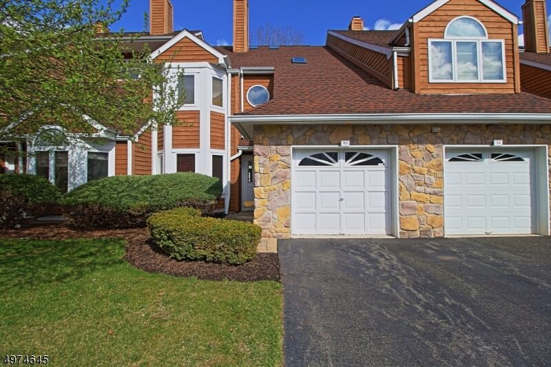 Property Photo: 93 Kingswood Ct NJ 08820