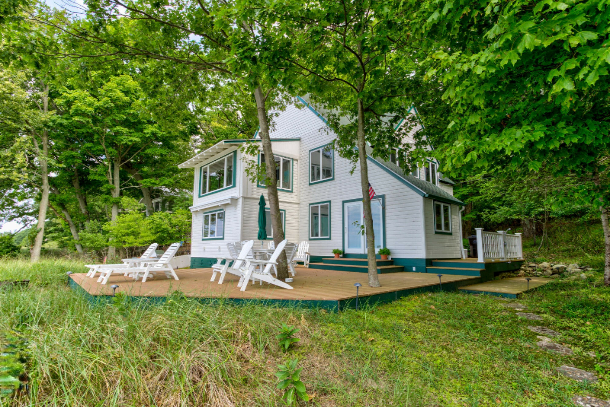 570 Shorewood Drive  Saugatuck MI 49453 photo