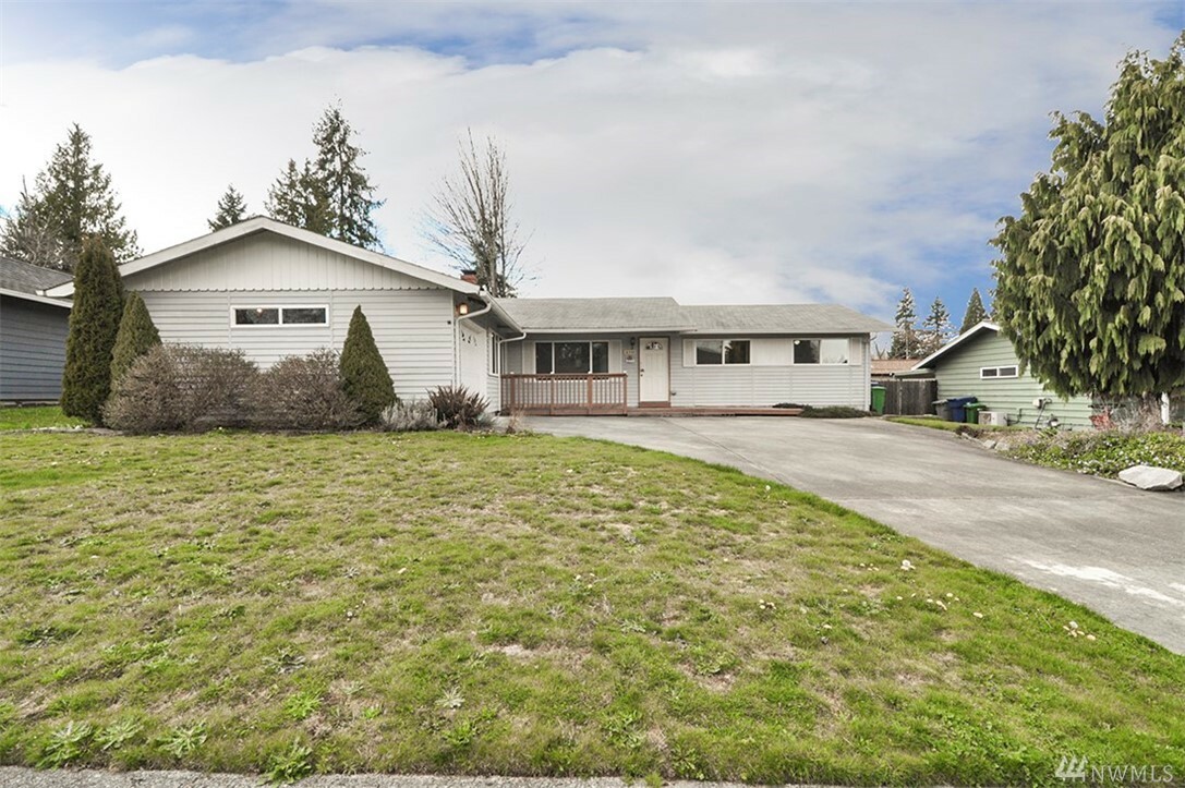 Property Photo:  12208 SE 165th St  WA 98058 