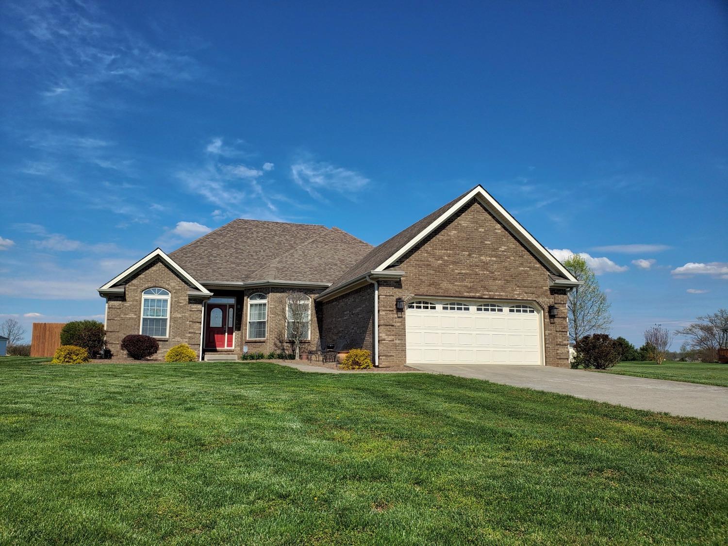 Property Photo:  300 Angela Way  KY 40444 