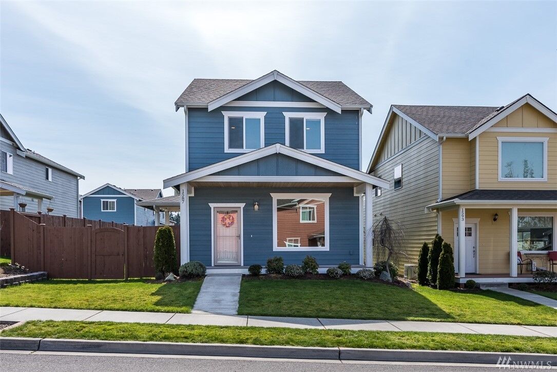 Property Photo:  1587 NW 6th Ave  WA 98277 