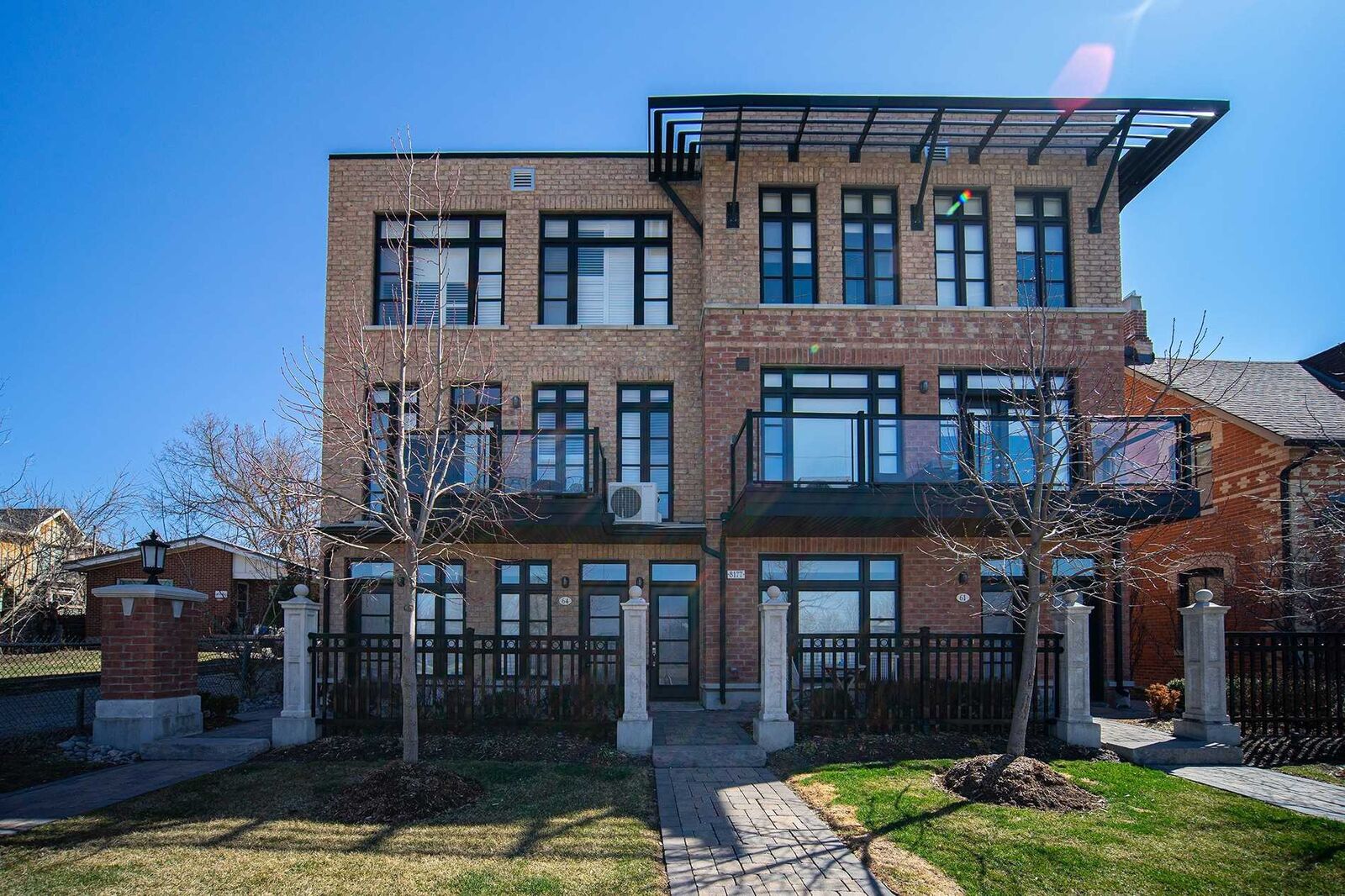 Home for sale in Vaughan 8177 Kipling Ave E 64, Vaughan, ON L4L2A3