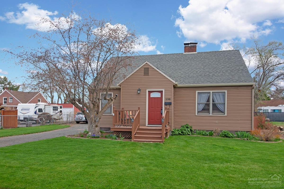 Property Photo:  536 SW 14th Street  OR 97756 