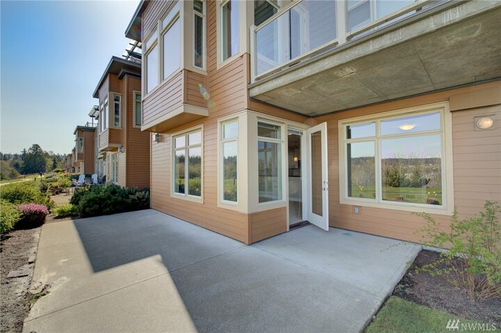 61  Pine Street 106  Edmonds WA 98020 photo