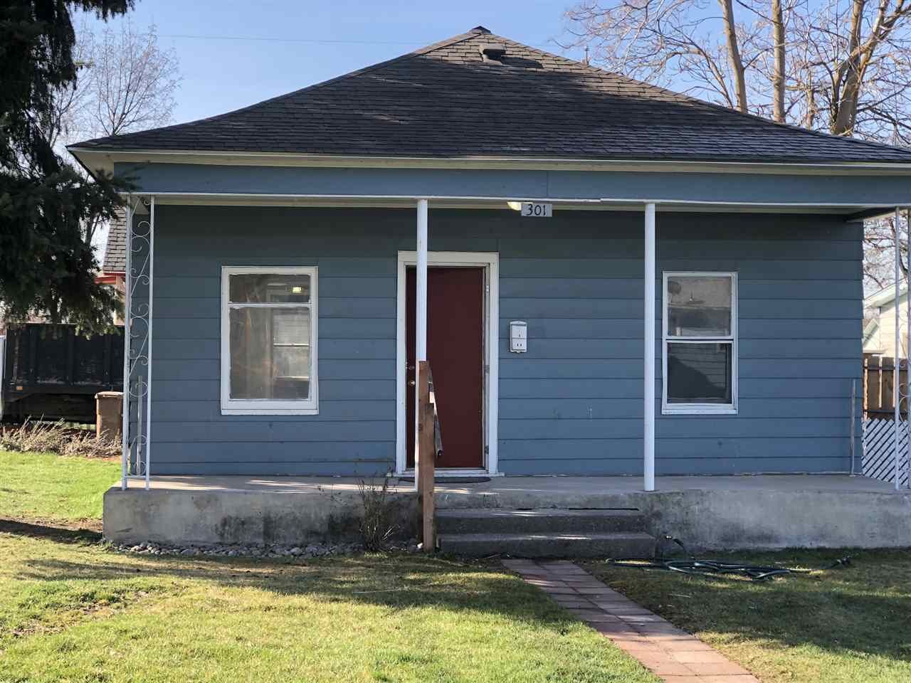 Property Photo:  301 W Knox Ave  WA 99205 
