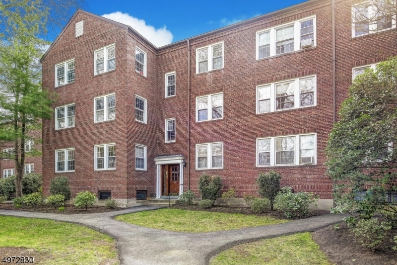 Property Photo:  217 Prospect Ave Apt 4-1B  NJ 07016 