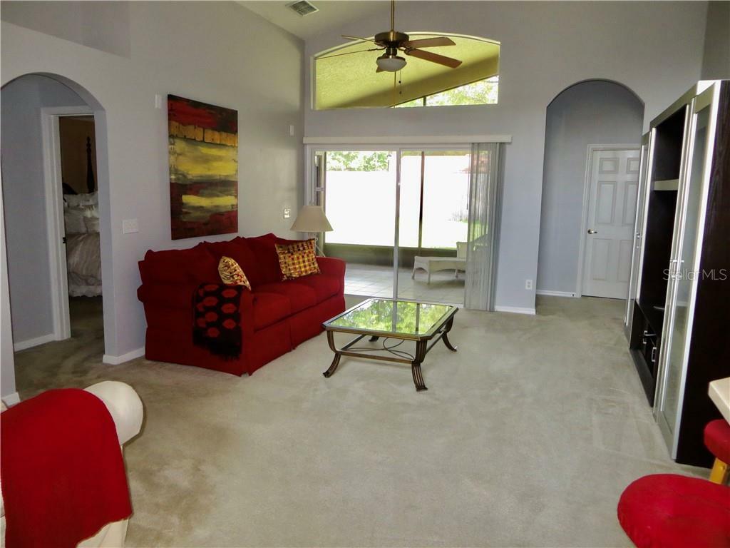 Property Photo: 2532 Cimmaron Ash Way FL 32703