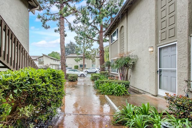 Property Photo:  9716 Bickley Drive 1  CA 92646 