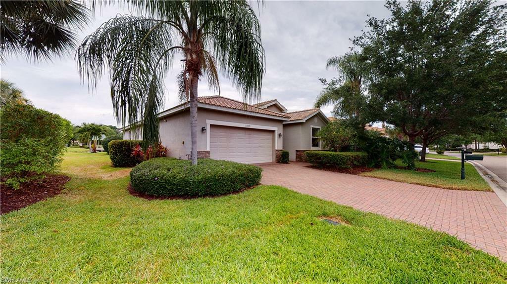 Property Photo: 13041 Silver Thorn Loop FL 33903