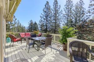 Property Photo: 836 Morton Street OR 97520