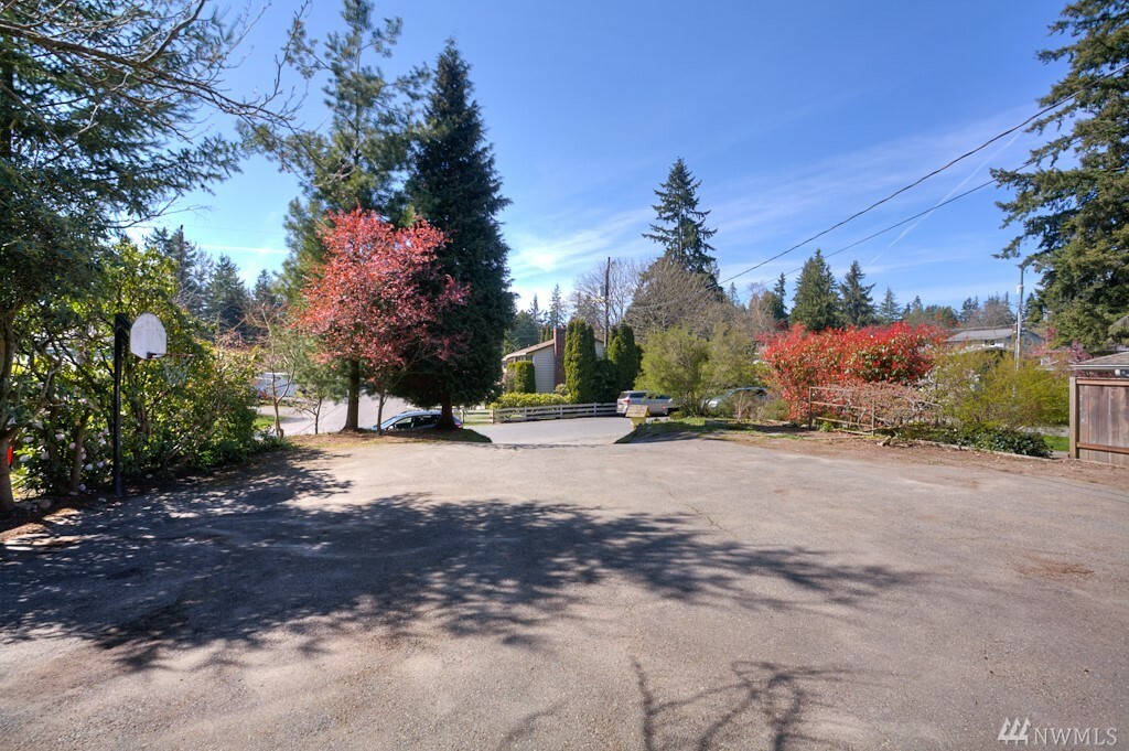 Property Photo: 18312 Corliss Ave N WA 98133
