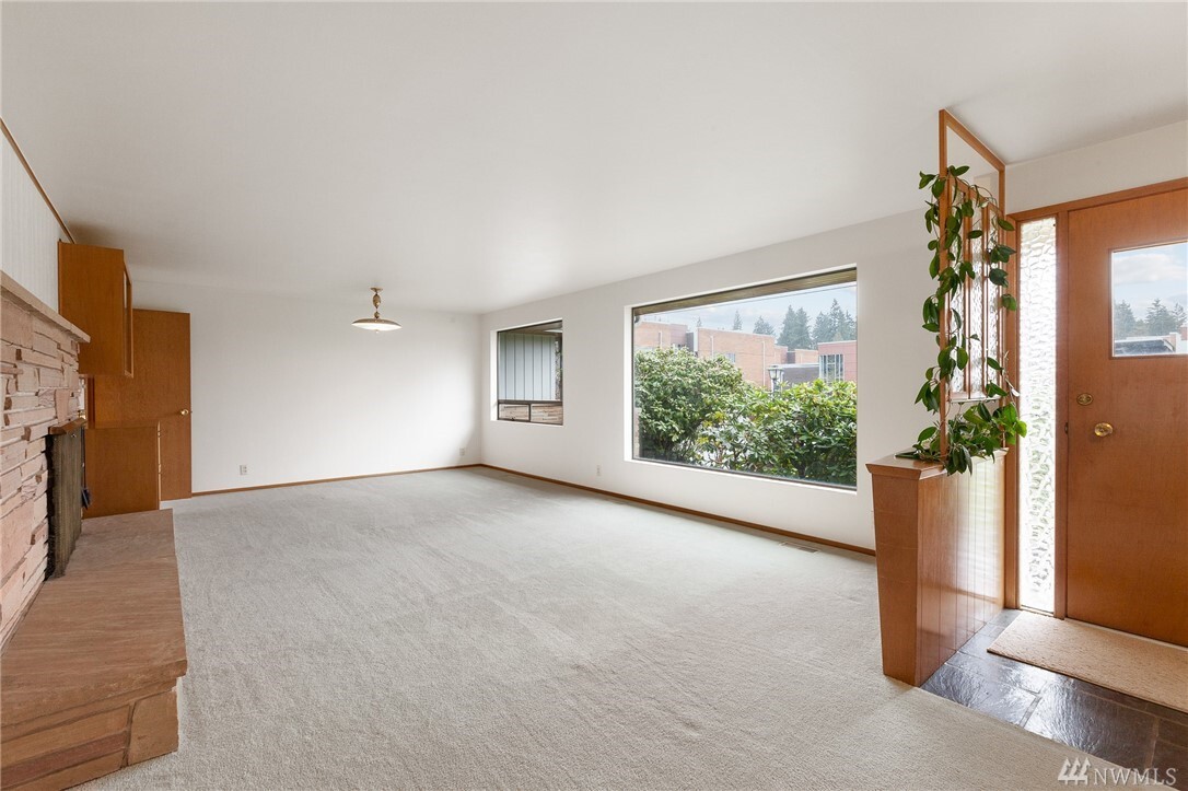 Property Photo: 13023 20th Avenue NE WA 98125