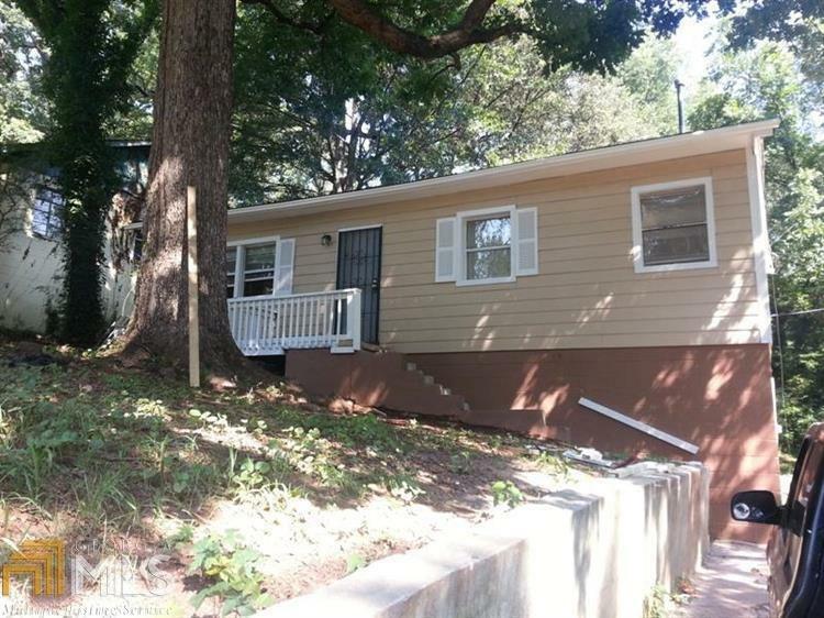 Property Photo:  2411 Lakewood Ave  GA 30315 