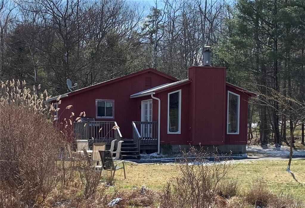 Property Photo:  10 Laurel Lane  NY 12746 