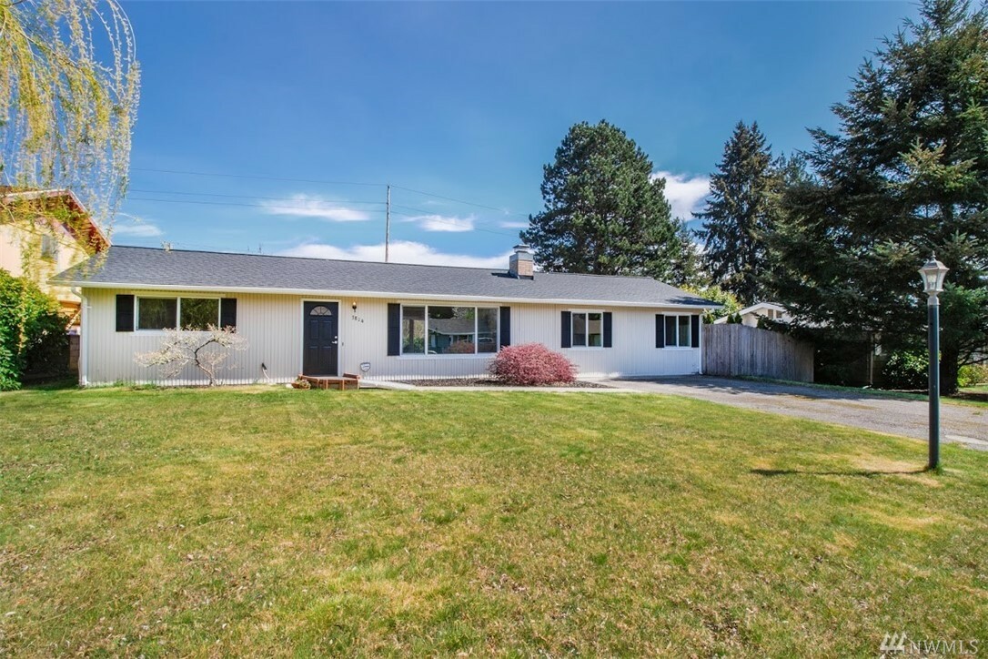 Property Photo: 3814 Pineneedle Dr NE WA 98310