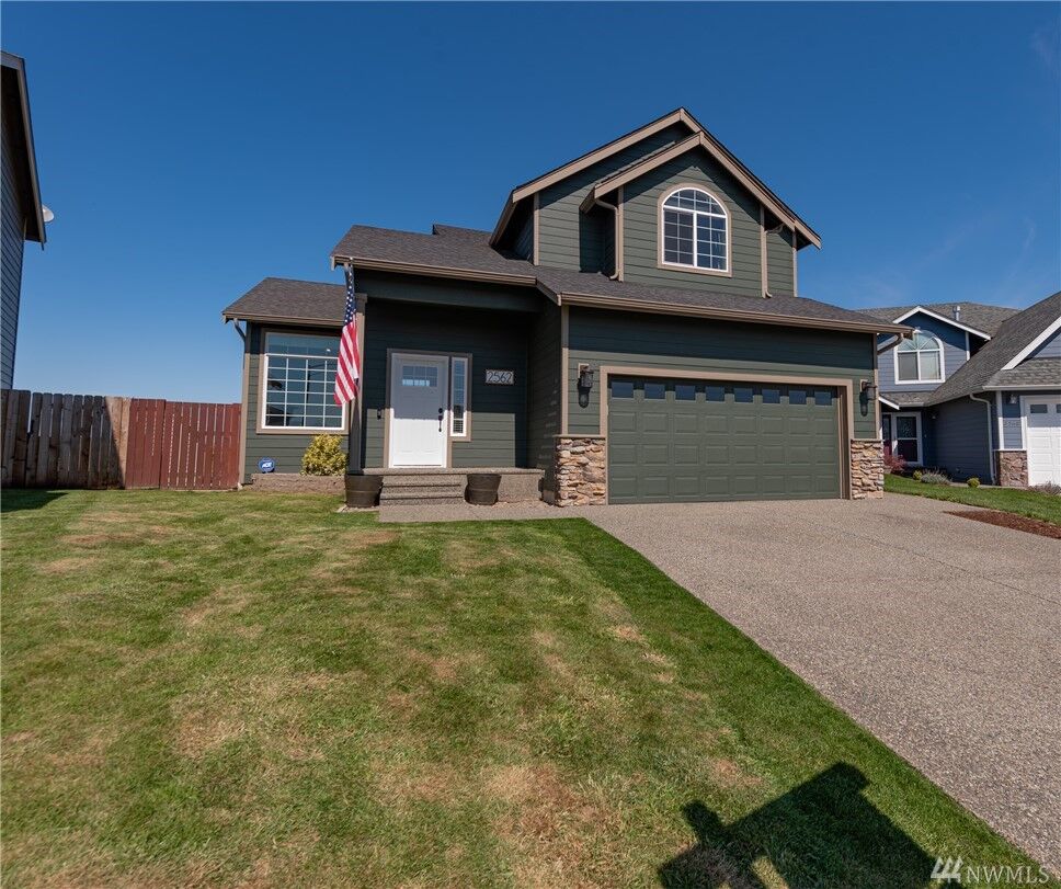 Property Photo:  2562  Pacific Highlands Avenue  WA 98248 