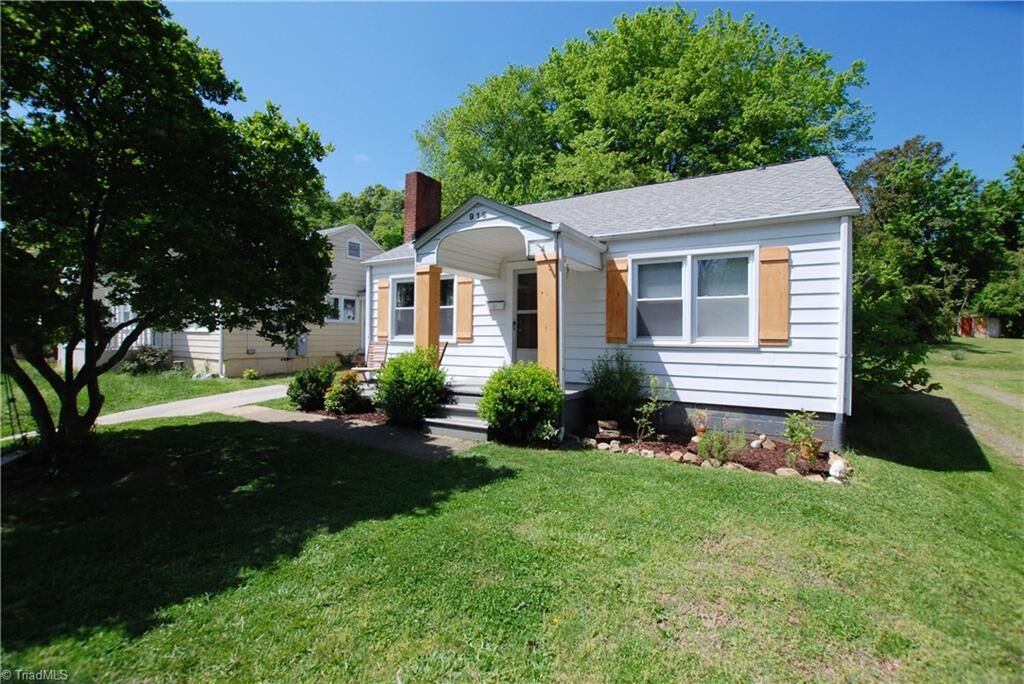 Property Photo:  916 Lockland Avenue  NC 27103 