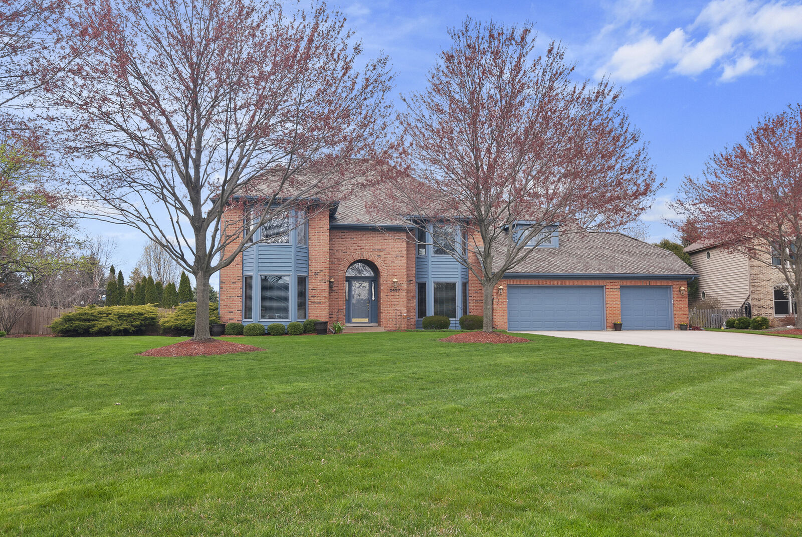 Property Photo: 2437 Rio Grande Circle IL 60565