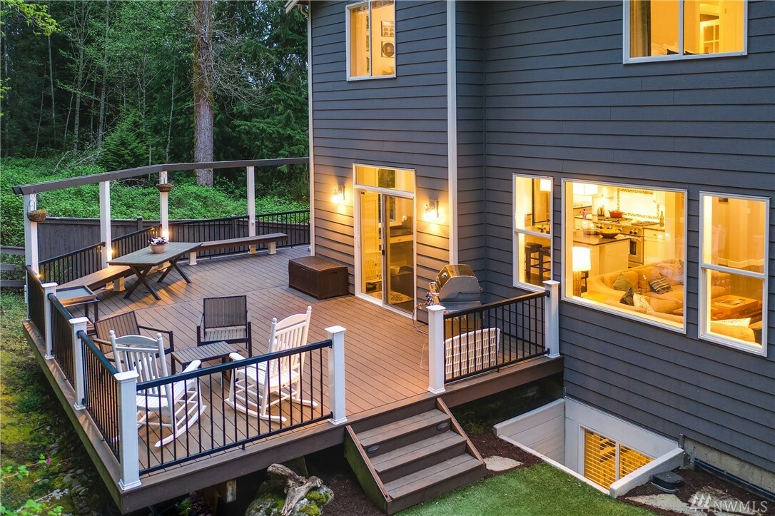 Property Photo: 16159 SE 51st Place WA 98006