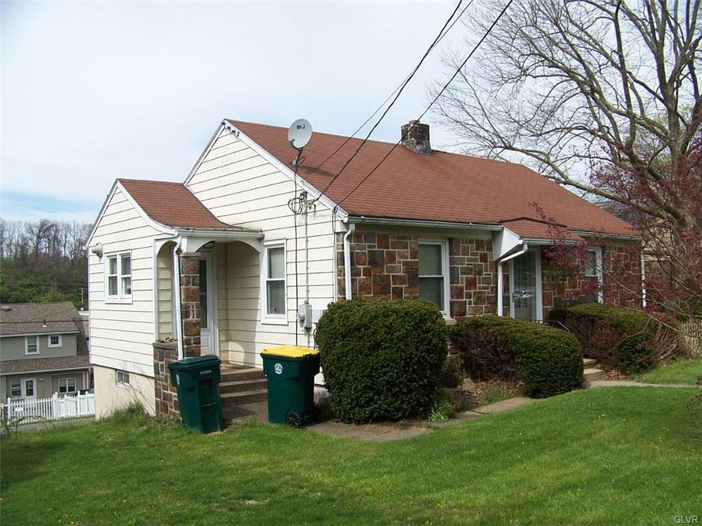 Property Photo:  12 Lynwood Avenue  PA 18045 