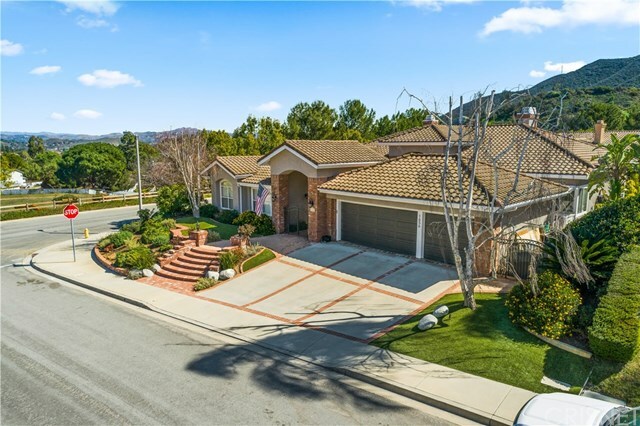 Property Photo:  1656 Skyridge Court  CA 91320 