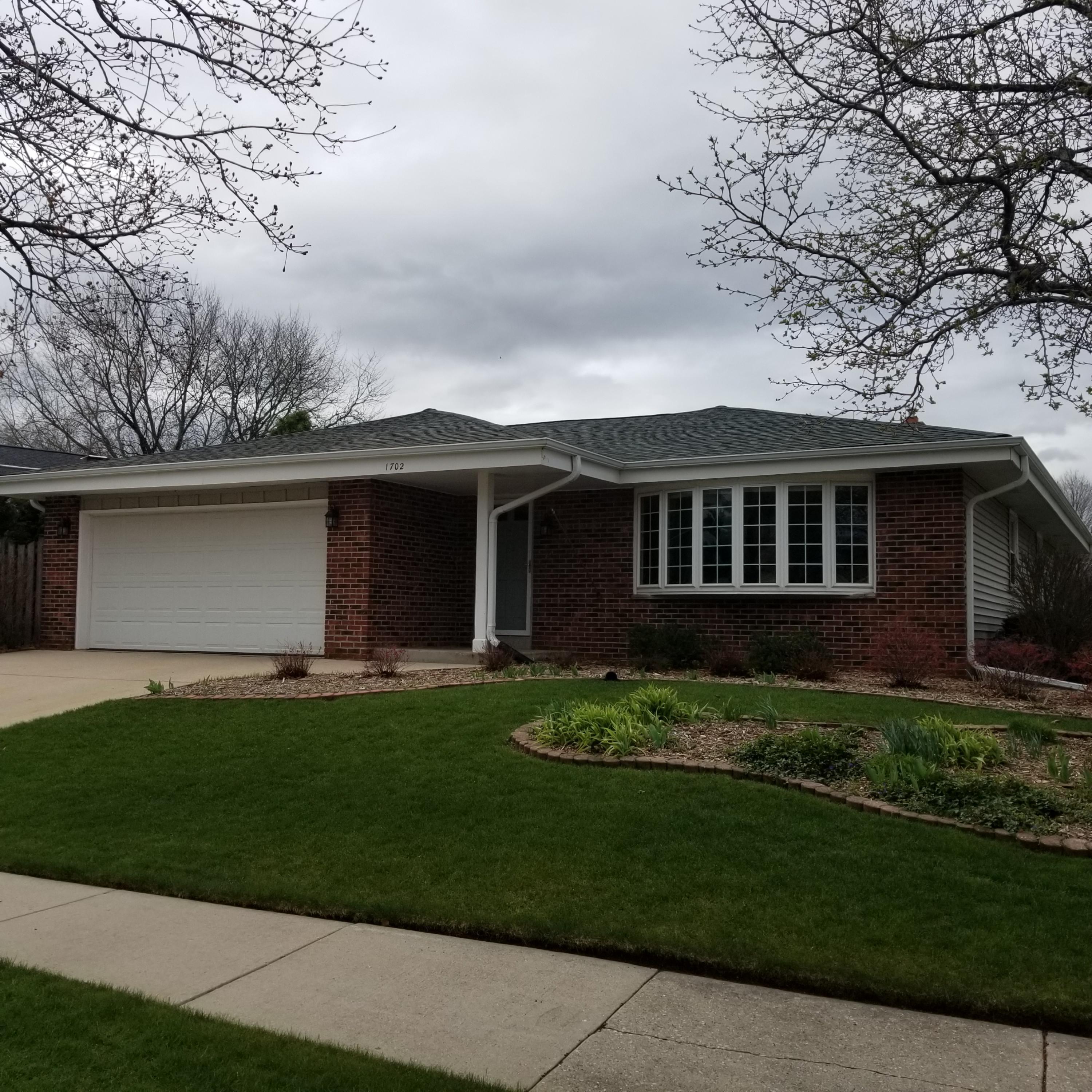 Property Photo: 1702 Haymarket Rd WI 53189