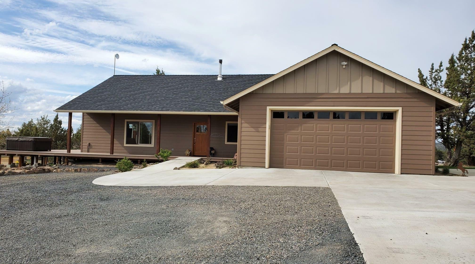 Property Photo:  4033 SE Umatilla Loop  OR 97754 