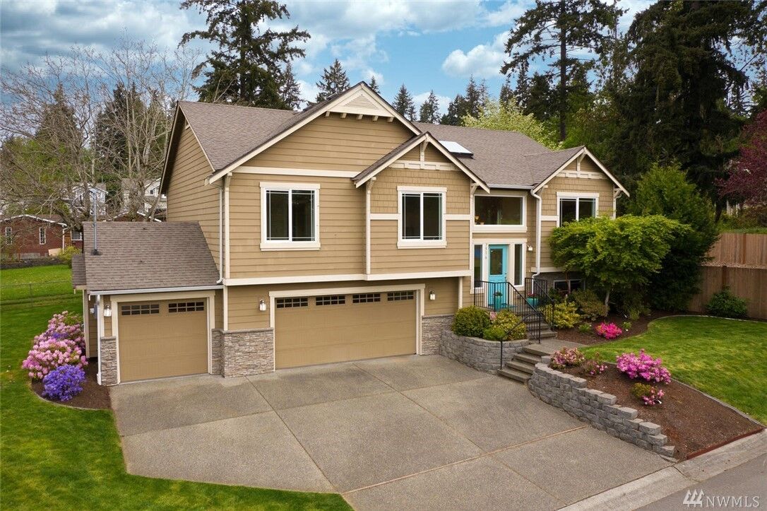 Property Photo:  7516 NE 203rd Street  WA 98028