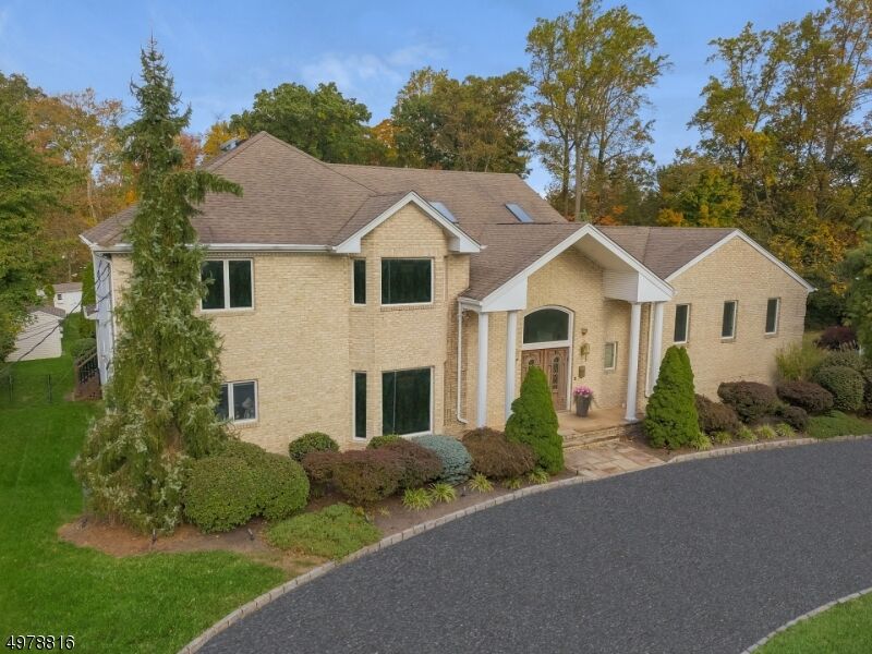 Property Photo:  18 Chestnut St  NJ 07039 