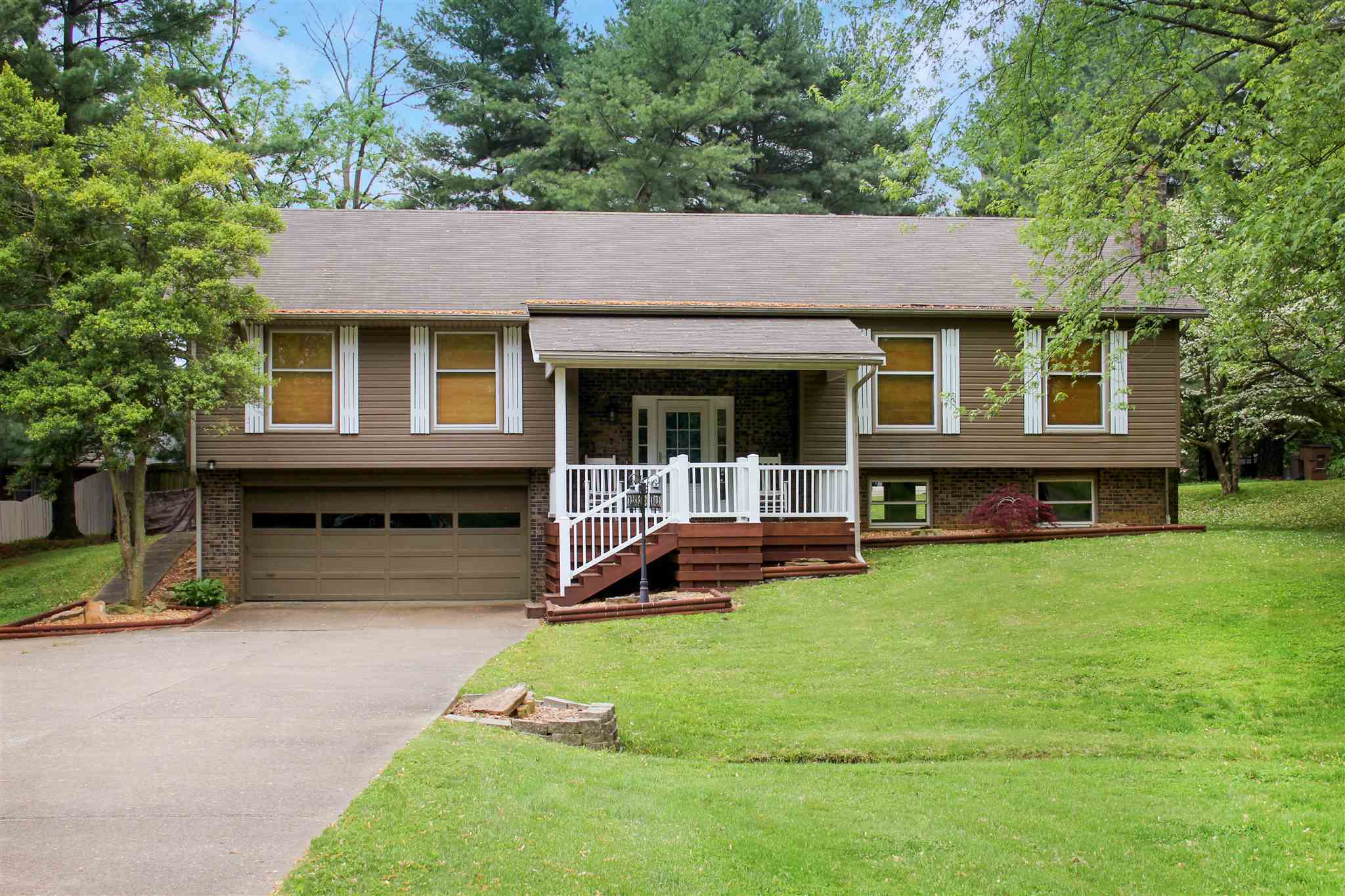 Property Photo: 215 Western Hills Dr IN 47620