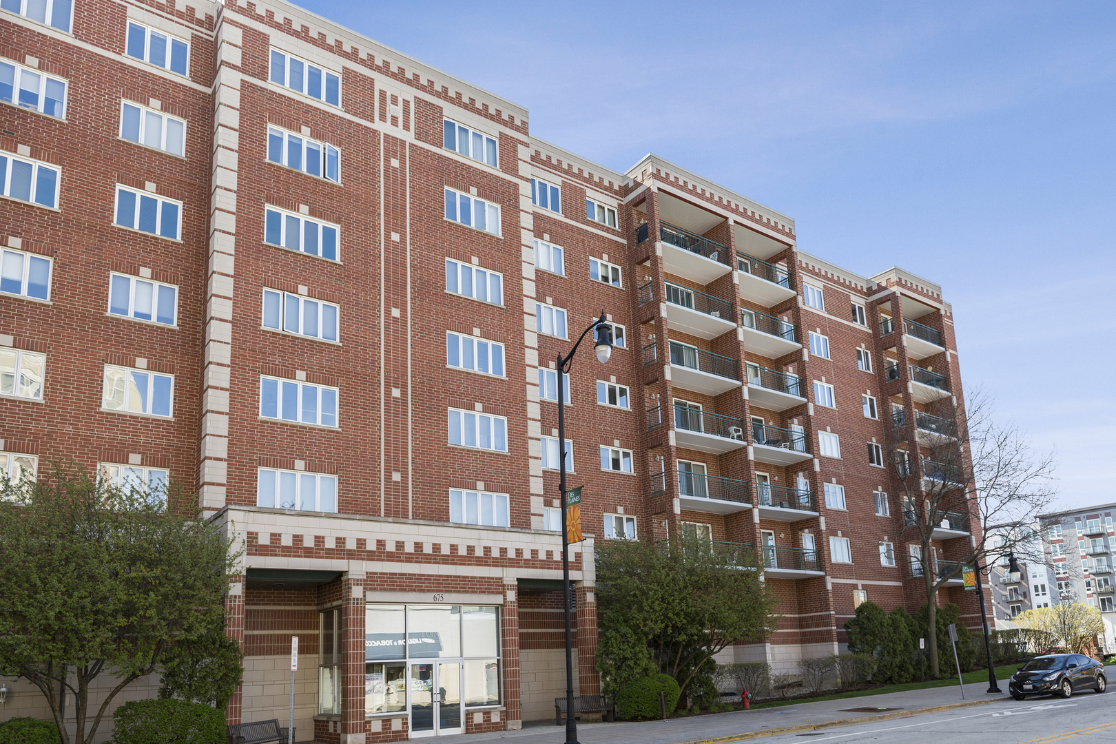 Property Photo: 675 Pearson Street 706 IL 60016