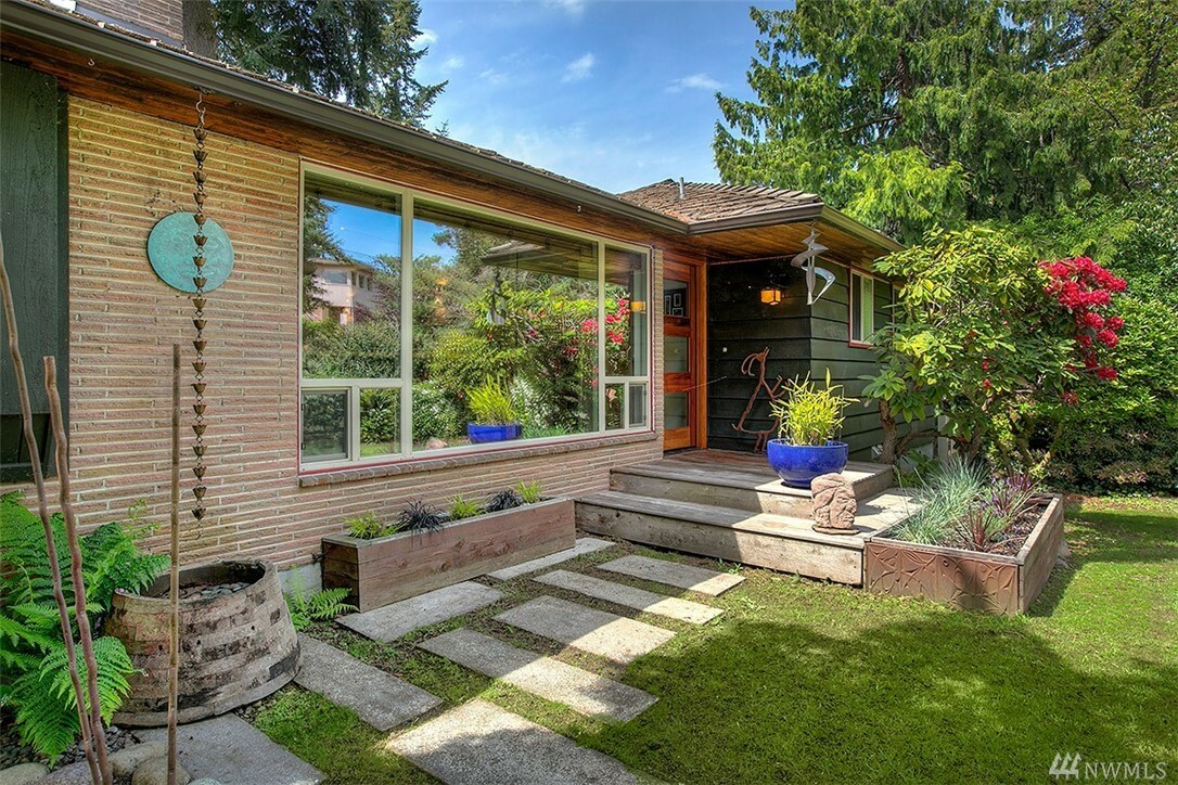 Property Photo:  19115 2nd Ave SW  WA 98166 