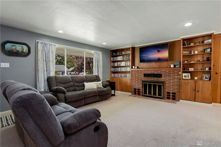 Property Photo: 1543 SW Kelly Ave WA 98532