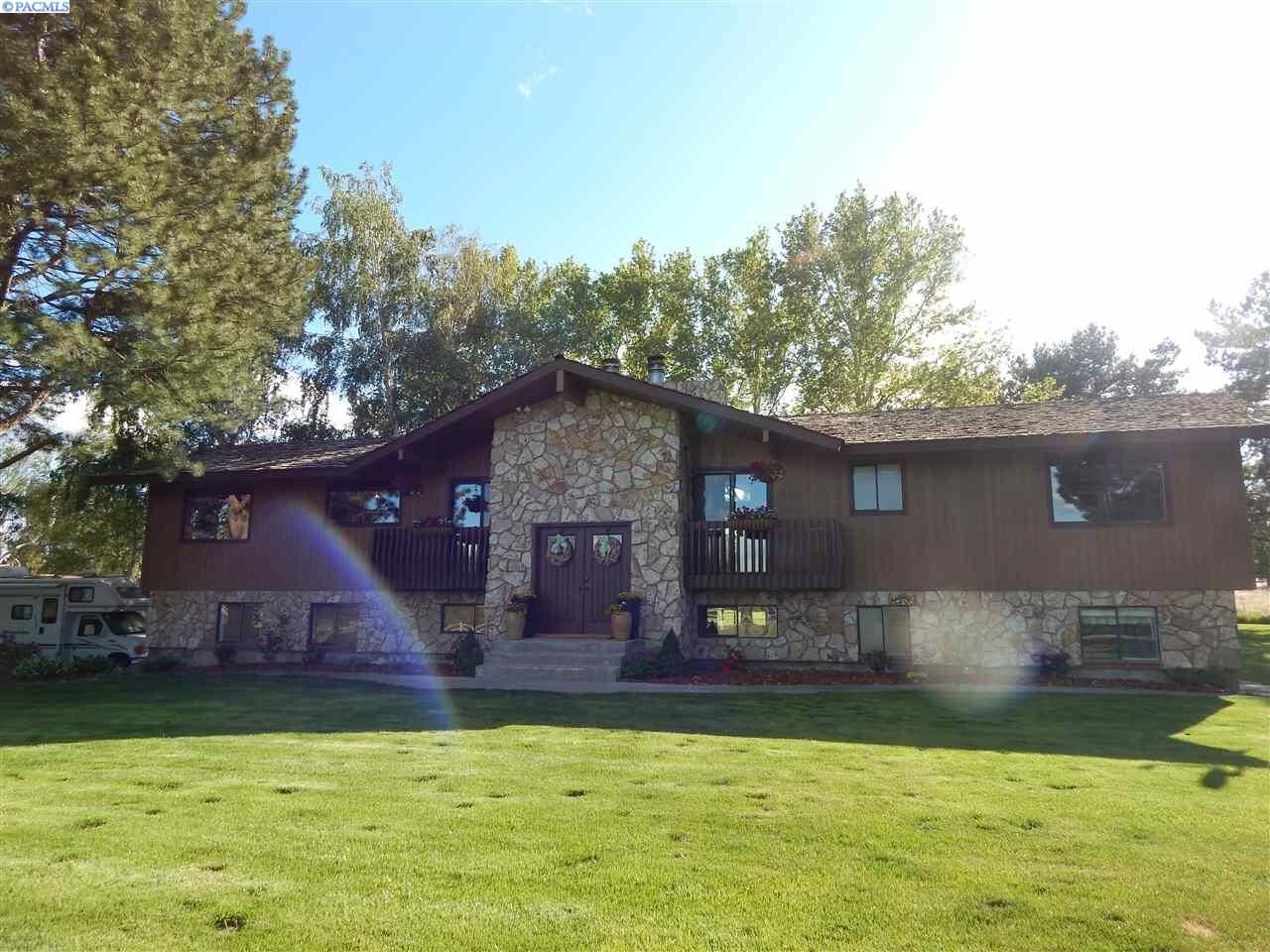 Property Photo: 106704 N Harrington Rd WA 99353-9797