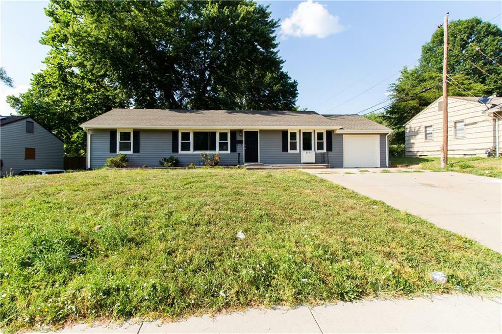 Property Photo:  8602 E 87th Street  MO 64138 