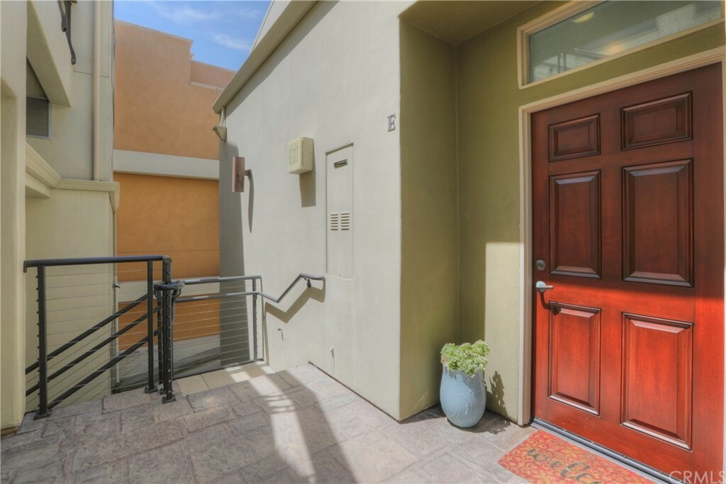 Property Photo:  324 Front Street E/5  CA 93424 