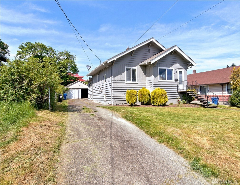 Property Photo:  4824 S Austin St  WA 98118 