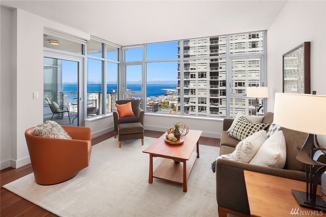 Property Photo: 588 Bell Street 3307S WA 98121
