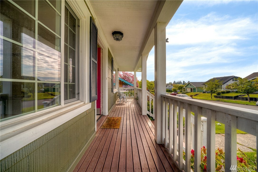 Property Photo: 415 S 54th St WA 98408