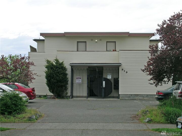 Property Photo: 919 High St 201 WA 98225