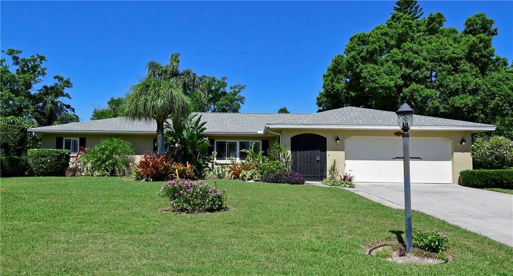 Property Photo:  7924 Estates Drive  FL 34243 