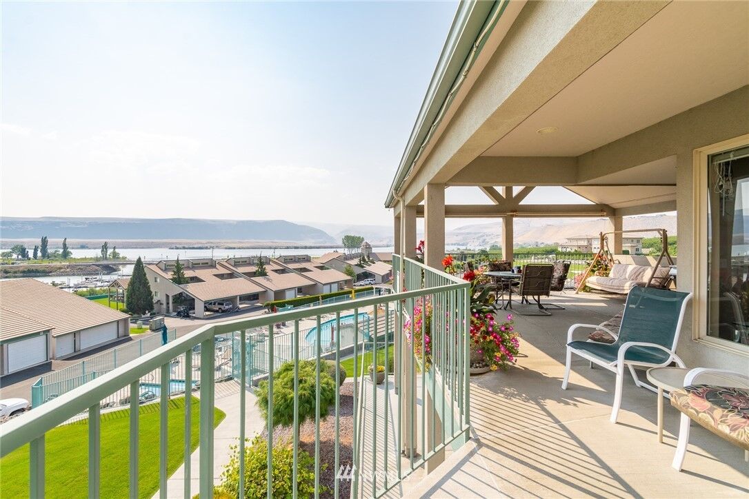 Property Photo:  8997  Crescent Bar Road NW 232  WA 98848 